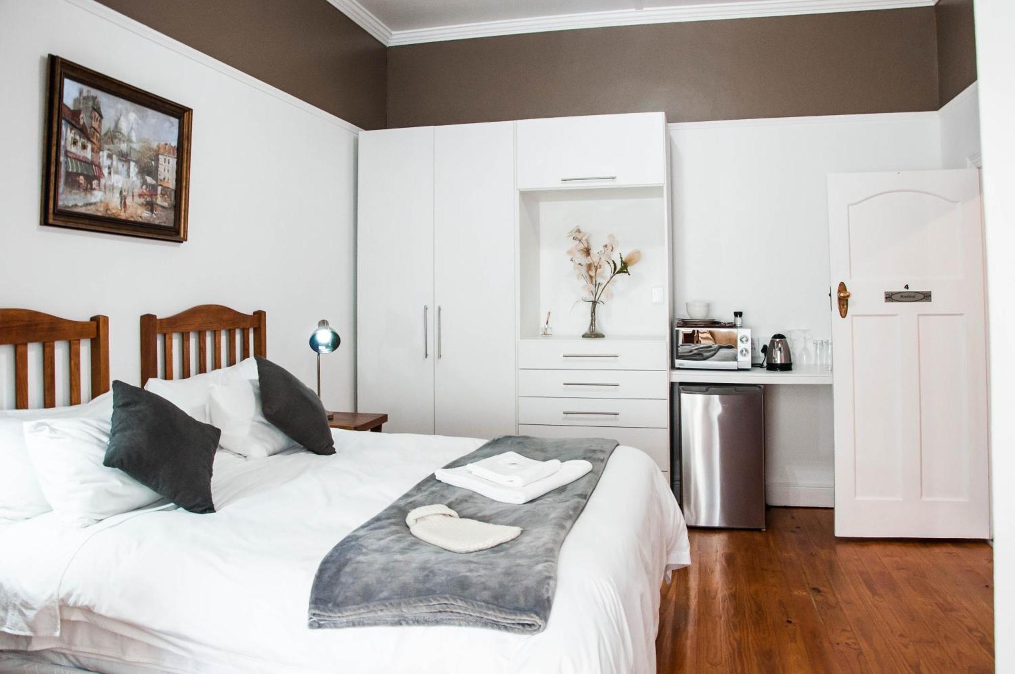 6 On Kloof Guest House Bredasdorp Buitenkant foto