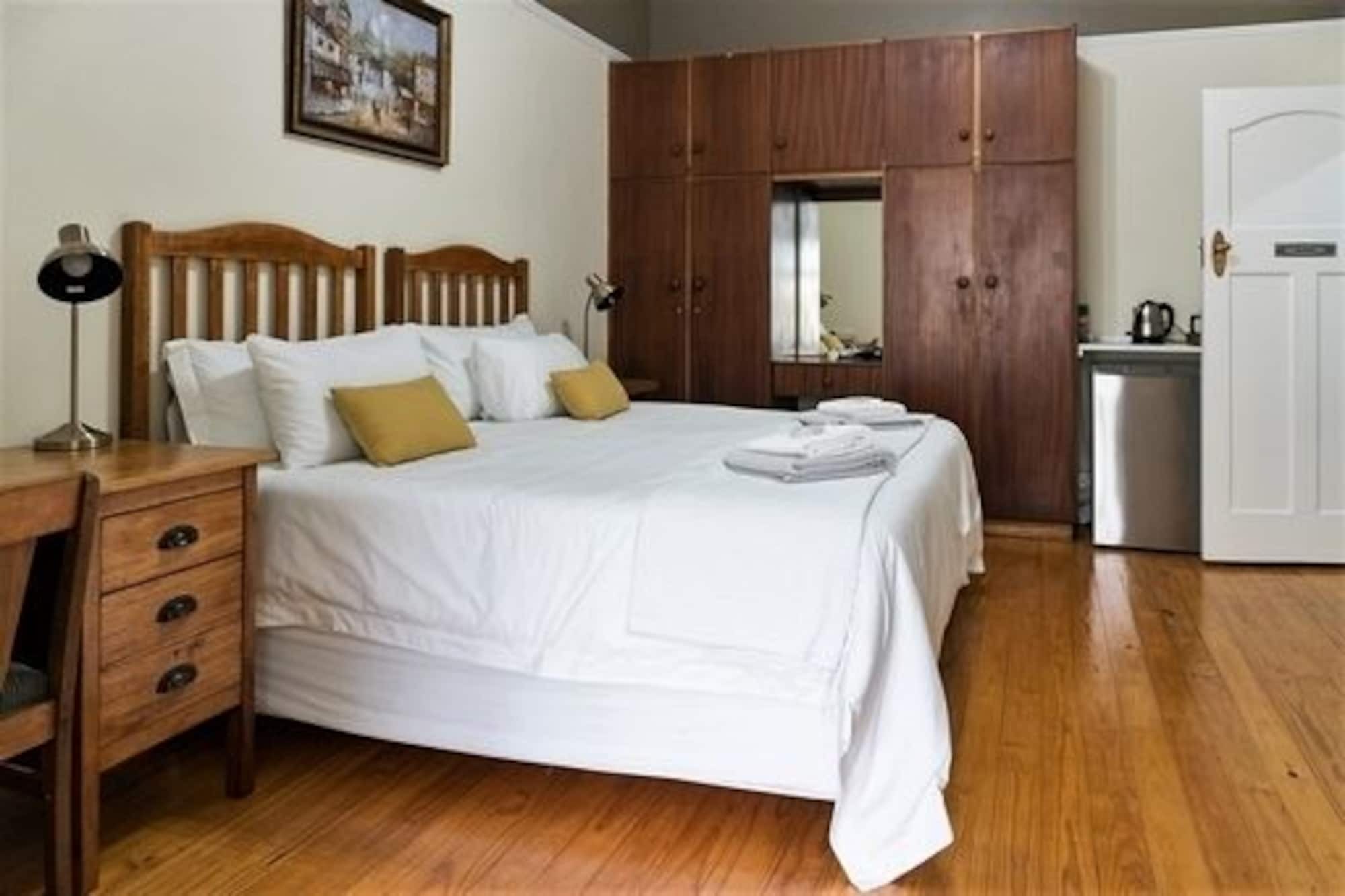 6 On Kloof Guest House Bredasdorp Buitenkant foto